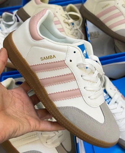 شوز اديداس كوالتي يتوفر عدة الوان