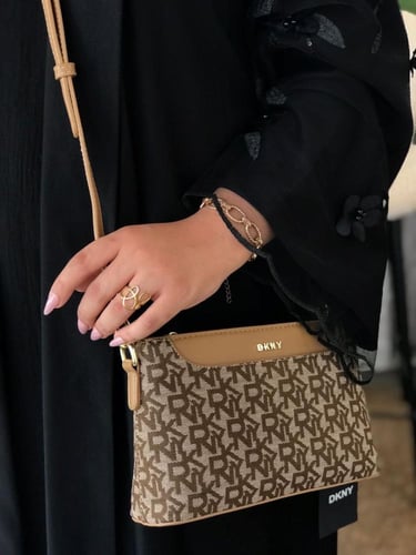 شنط دكني DKNY كوالتي يتوفر عدة الوان