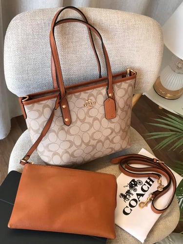 شنط كوتش هاي كوالتي حجم وسط مع محفظة