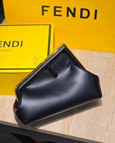 شنط فندي ماستر مع الملحقات الاصلية