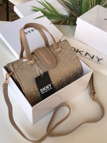 شنط دكني DKNY كوالتي يتوفر عدة اللوان الحجم موضح ب...