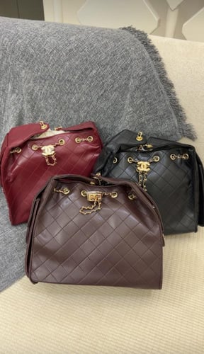 شنط شانيل حجم وسط يتوفر عدة الوان