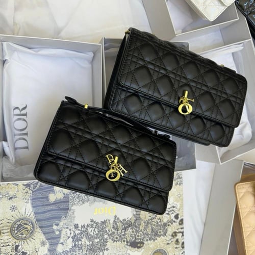 شنط ديور كوالتي يتوفر حجمين