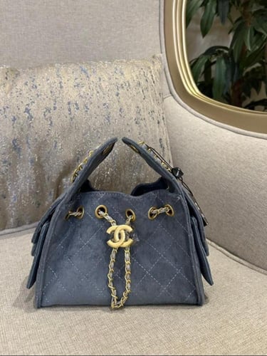 شنط شانيل مخمل وشمواه مقاس 24