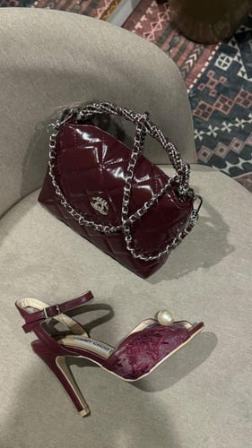 طقم شنطة شانيل وكعب جيمي شو