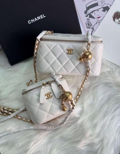 شنط شانيل يتوفر حجمين و عدة الوان