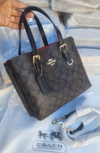 شنط كوتش حجم وسط