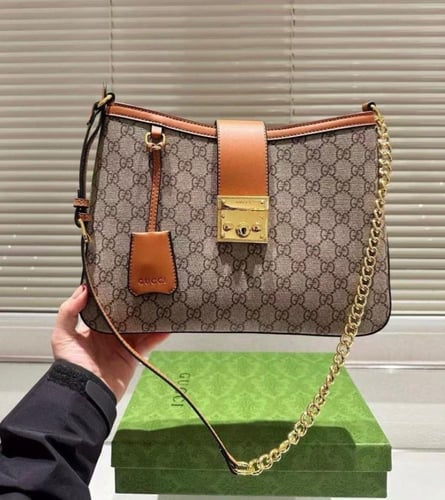 شنط قوتشي هاي كوالتي يتوفر لونين