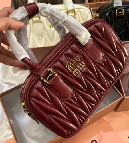 شنط ميو ميو الحجم موضح بالصور