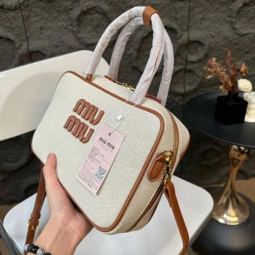 شنط ميو ميو كوالتي حجم وسط