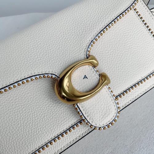 شنطة كوتش هاي كوالتي لون ابيض حجم وسط