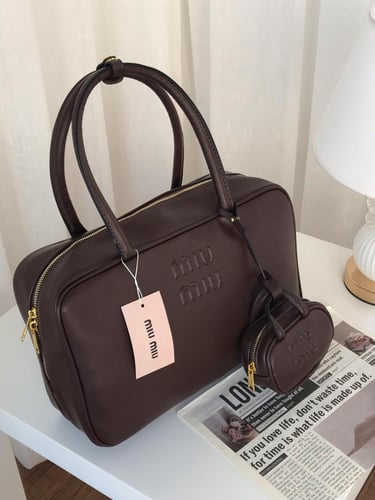 شنط ميو ميو كوالتي حجم وسط