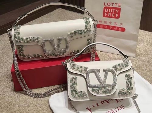 شنط فالنتينو شك خرز هاي كوالتي يتوفر حجمين وعدة أل...