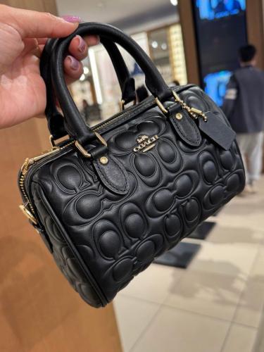 شنطة كوتش هاي كوالتي حجم وسط