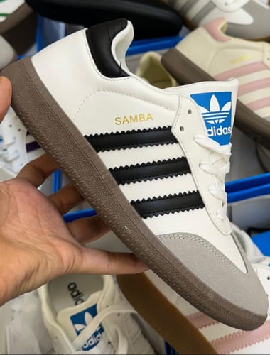 شوز اديداس كوالتي يتوفر عدة الوان