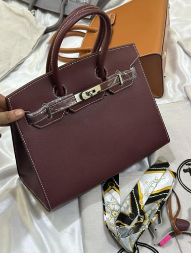 طقم شنطة هيرمز إيرمز حجم وسط مع شوز لويس فيتون لون...