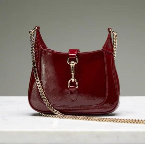 طقم قوتشي شنطة وكعب