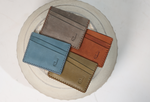 الخِطَام Al-Khiṭām-Cardholder