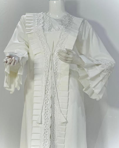 ملابس استقبال نفاس روب قطعتين و طرحة