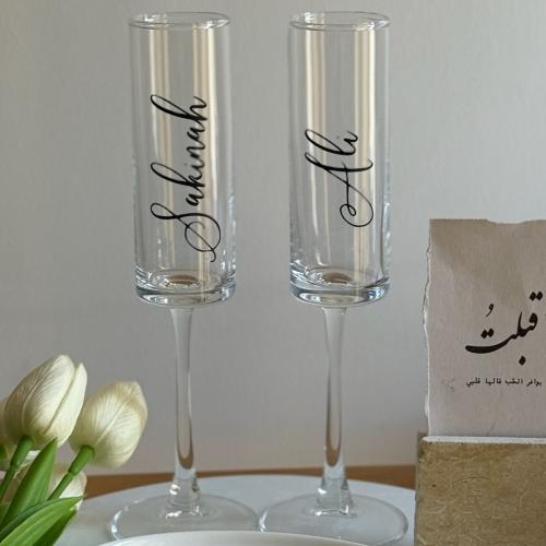 كأسان أنيقان