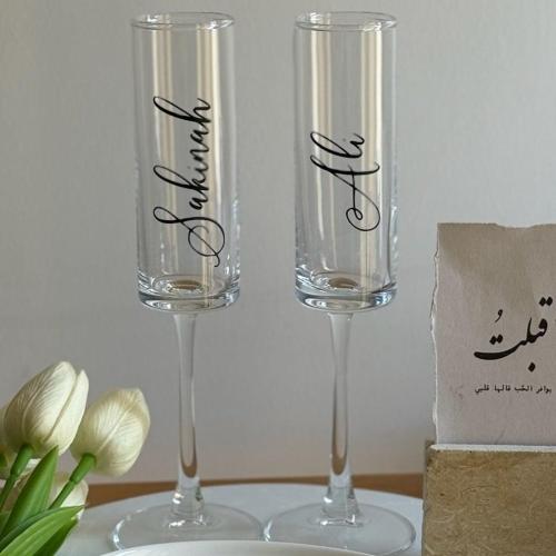 كأسان أنيقان