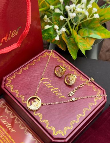 طقم حلق وسلسال ذهبي من كارتير