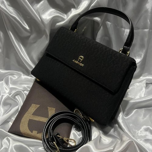 حقيبةAigner النسائية