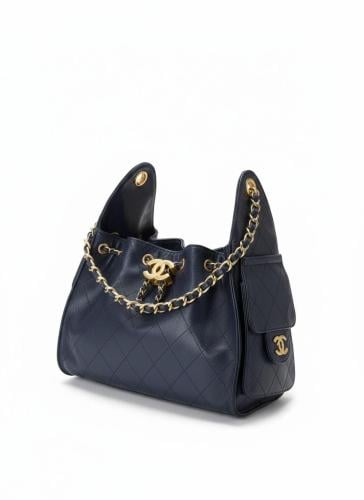 شنطة كتف بسلسلة ذهبية