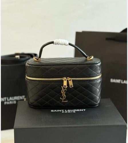 حقيبة نسائية كتف ماستر من سان لوران