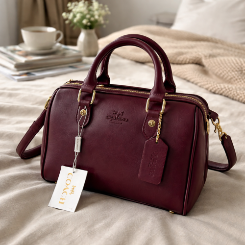 حقيبة كتف نسائية عصريةمن كوتش