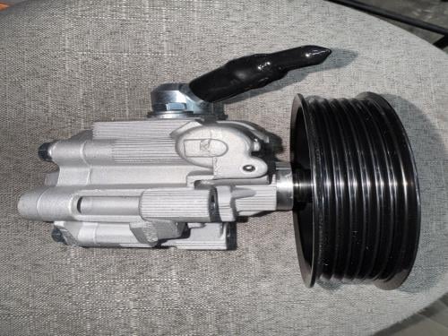 طرمبة دركسون لاندكروزر 2008 ياباني 8 سلندر