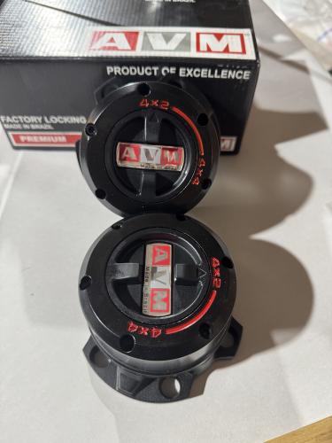 فرار تويوتا صالون + جيب ربع وحوض