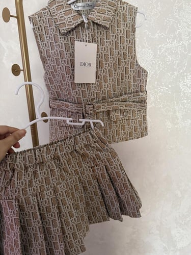 تيور ديور قطعتين جاكار قطعتين فيست+تنورة وحزام