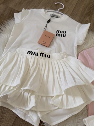 تيور ميوميو داخله شورت باللون الاوف وايت