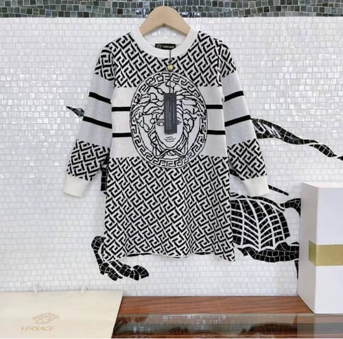 فستان فرزاتشي صوف محبوك