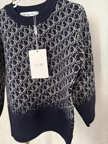 بلوفر صوف ديور اسود مناسب للجنسين