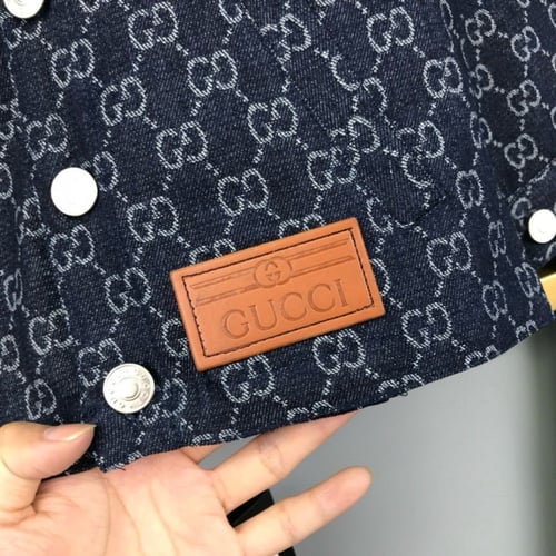 بدلة قوتشي جينز مع قبعة انيقة وعملية