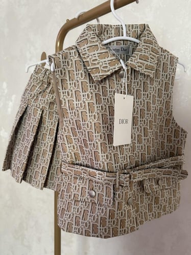 تيور ديور قطعتين جاكار قطعتين فيست+تنورة وحزام