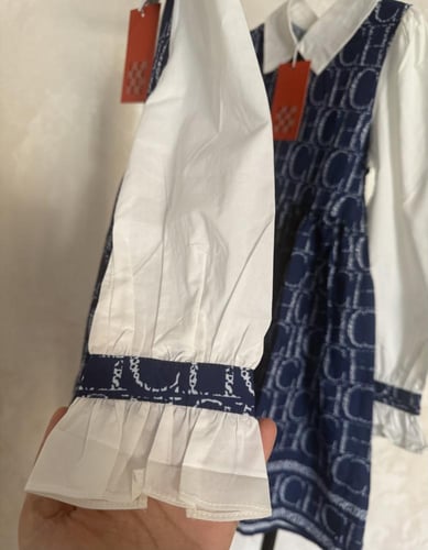 فستان ch باللون الكحلي والأبيض