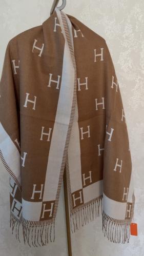 شال هرميز كشمير باللون الجملي مع البوكس