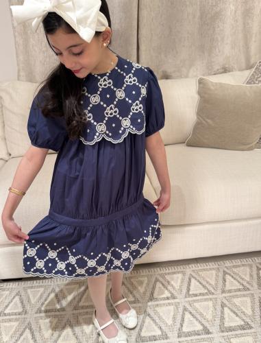 فستان قوتشي مطرز يدوي بابيض