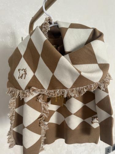 بلوفر بربري مع الشال صوف مناسب للجنسين