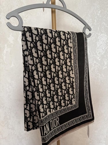 شال ديور كشمير اسود وبيج مع البوكس