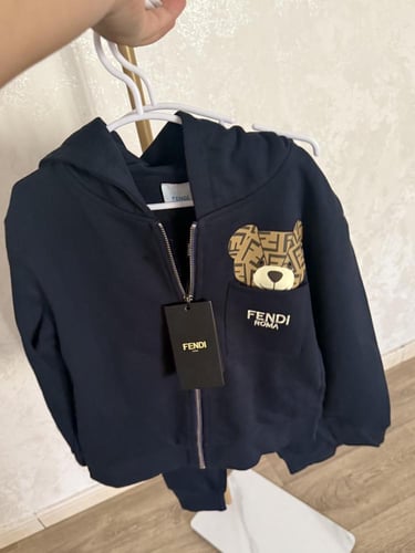 طقم فندي كحلي يناسب الجنسين