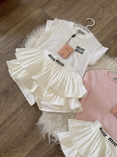 تيور ميوميو داخله شورت باللون الاوف وايت