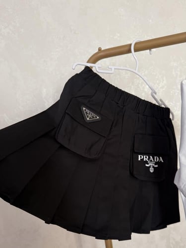 تيور برادا قطعتين مزين بكسر وجيوب