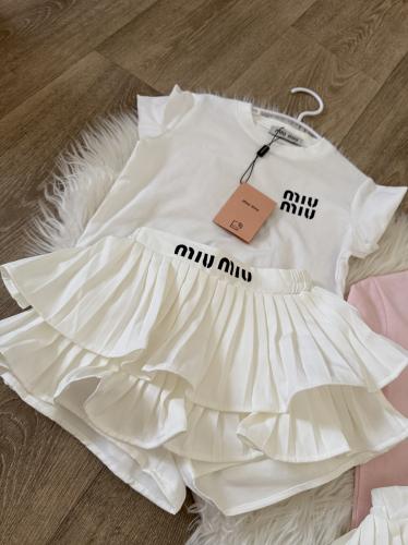 تيور ميوميو داخله شورت باللون الاوف وايت