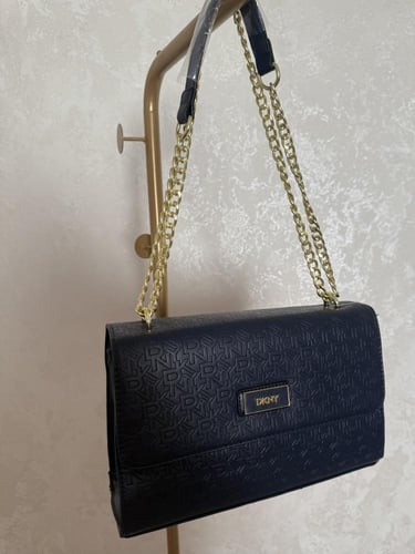 حقيبة دكني باللون الكحلي جودة عالية