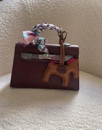 شنطة كيلي هرمز عودي مع الميدالية والسكارف اللوقو م...