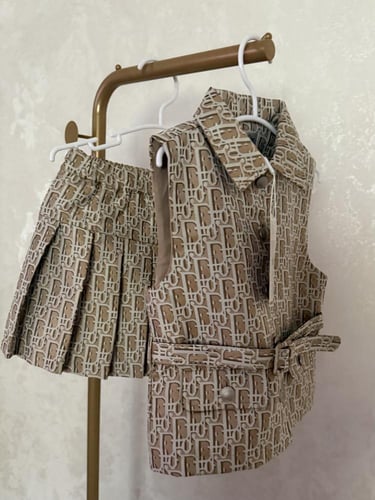 تيور ديور قطعتين جاكار قطعتين فيست+تنورة وحزام